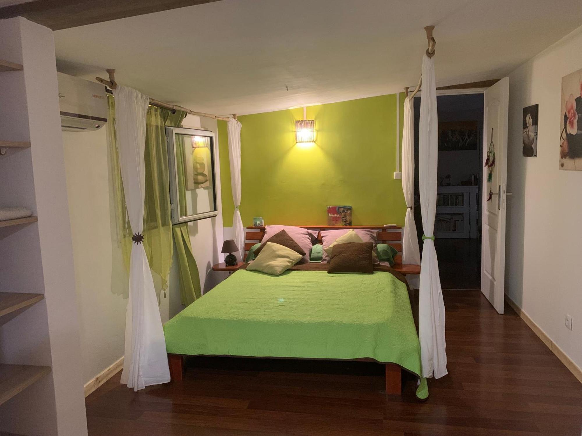 Suite Parentale Saint Pierre Luaran gambar