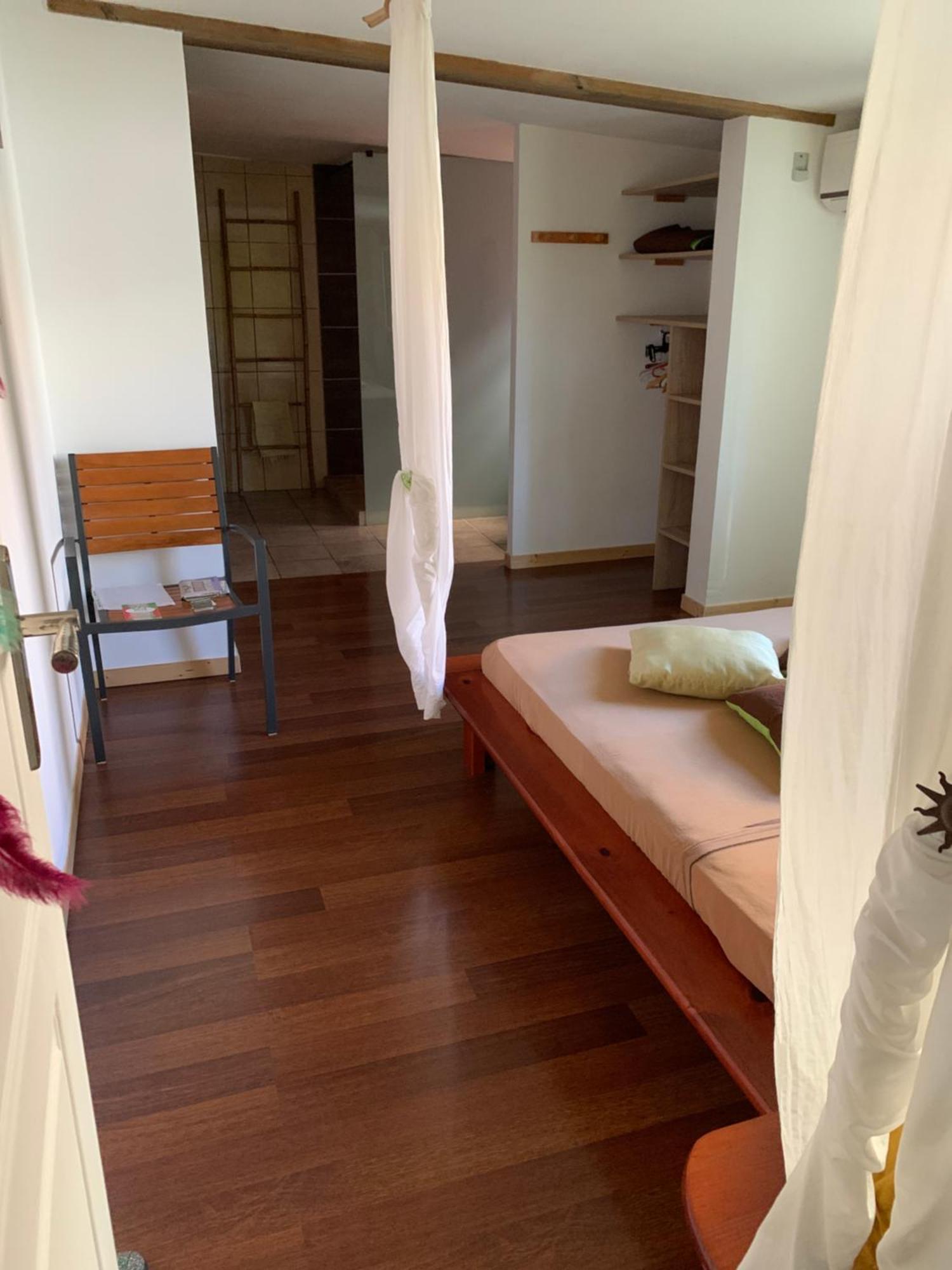 Suite Parentale Saint Pierre Luaran gambar
